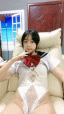 清纯乖巧邻家妹妹新买的学生制服 ，穿上给大家看 ，撩起里面穿着连体内裤