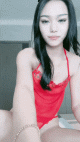 车模小骚杯！大长腿性感美女！红色小肚兜丁字裤，多毛粉穴假屌骑坐