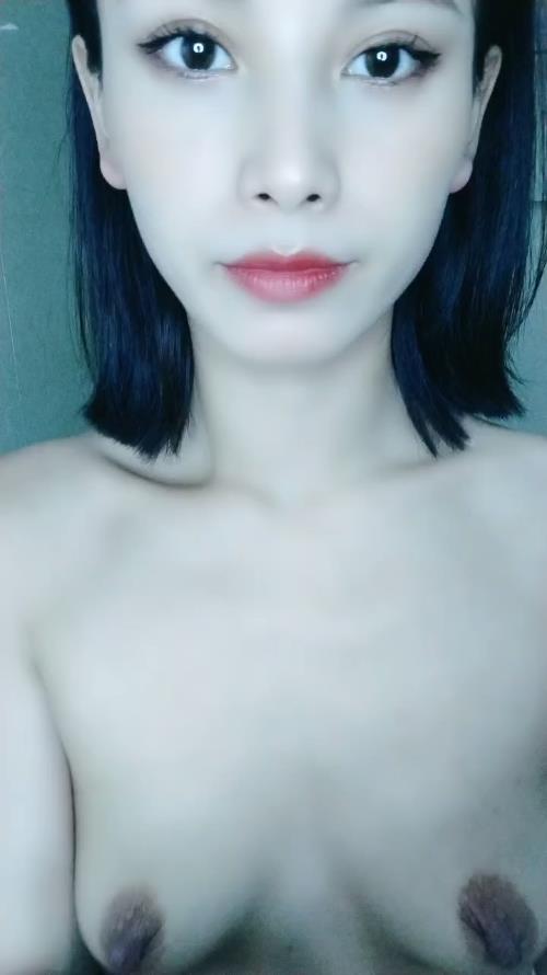 古靈精管的妹子，和男友衛生間花樣操逼，做愛直播，花式勾引