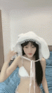 極品尤物！清純美少女！被胖大叔随意玩弄，手指扣入小穴，小舌頭舔屌很靈活，騎乘姿勢操的舒服