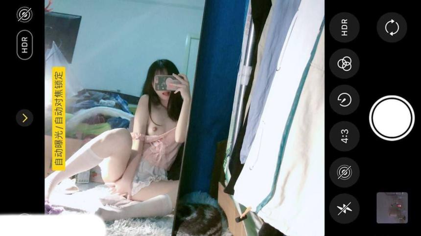 浙大城市学院学生妹『白x彤』被男友调教成母狗，宿舍内3p啪啪 主动上位骑乘！完美露脸 超骚（4v）