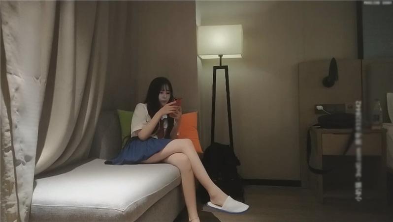 【鸭总侦探】今夜清新校园女神，00后小仙女软萌乖巧，猛男沙发上肆意蹂躏
