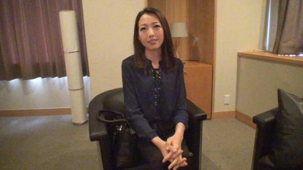 素人应征，初次拍摄AV，激情爆发。