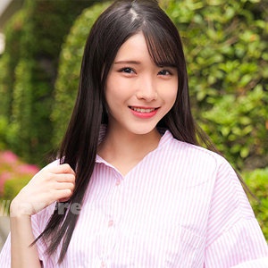 极度淫乱的性感女神，露出全身，疯狂自慰。