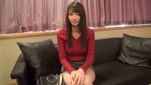 素人初次拍AV，真人现场激情表演 22。