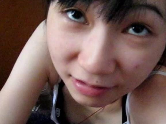 露脸98年清纯校花女神品尝大鸡巴