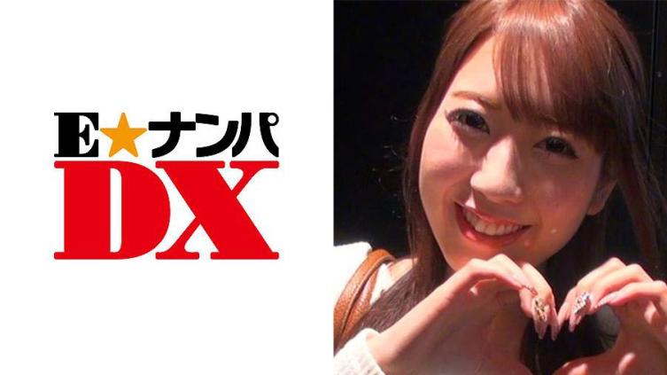 大胆大学生真人初体验，20岁F罩杯爆乳。- 萌香