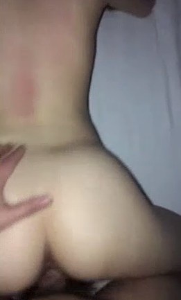 抓着头发打着屁股大鸡吧后入极品臀部小炮友