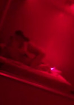 洗浴中心94年的小姐