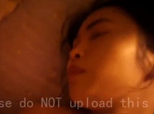 大姐姐 说下面好痛，被搞肿了