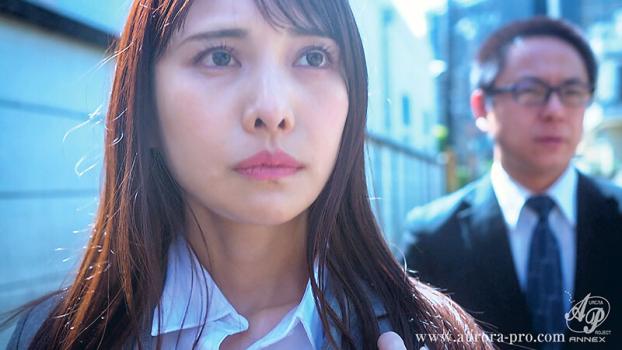 apns-385 羞恥的家庭訪問 美人老師被不良學生調教成抖m還在老公面前被幹到懷孕 花衣椿