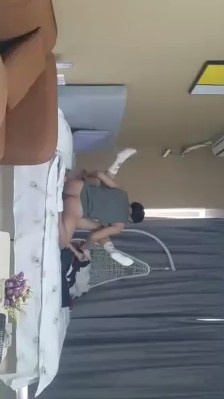 骚货两条腿分得很开嘛