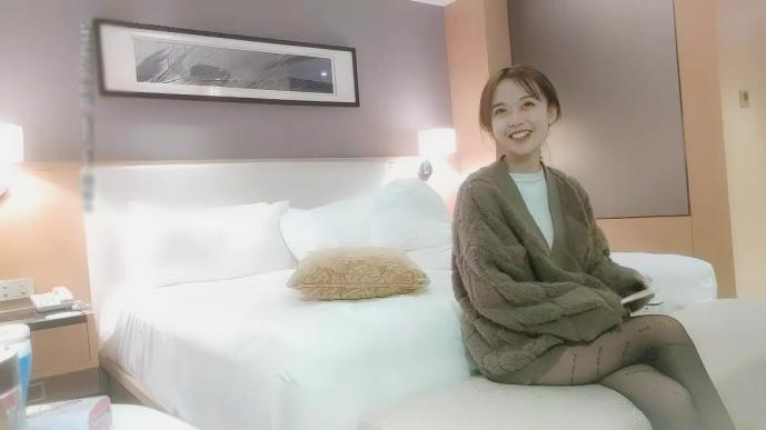 探花郎李寻欢深夜长相甜美气质萌妹苗条身材穿上黑丝口交上位骑坐抽插