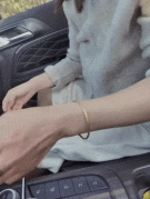 骚逼学生妹在车里自慰勾引我啊啊受不了啦使劲插我小比比 车震内射她