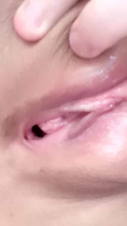 -吐痰推荐重金购得极品萝莉网红萌白酱vip收费小清新性感白丝纯洁可人罕见白虎一线天馒头逼自慰