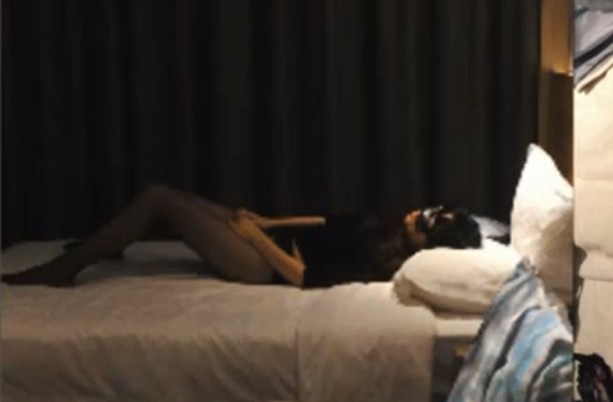 170长腿丝袜控必备手枪片