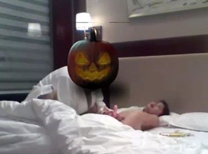 18岁的甘肃小骚逼第一次玩玩具