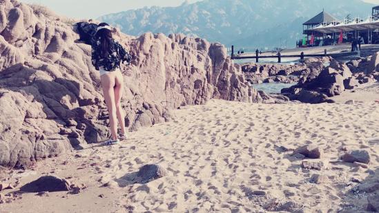 -重金购买推特网红嫩妹美小七身材苗条美腿美臀大胆挑战户外露出及与隔壁老王租客造爱套图331p视频51v整合1v