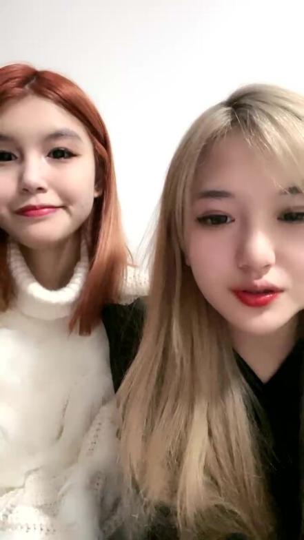 颜值姐妹花双女诱惑骚穴震动棒互插性感连体网袜道具轮番上阵