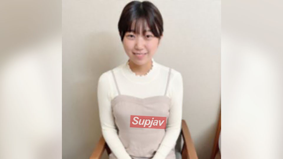 刚毛露脸，未处理毛茸茸的小穴，10代清纯少女，皮肤嫩滑，巨臀诱人，未经开发的身体，生插入，内射爆射。