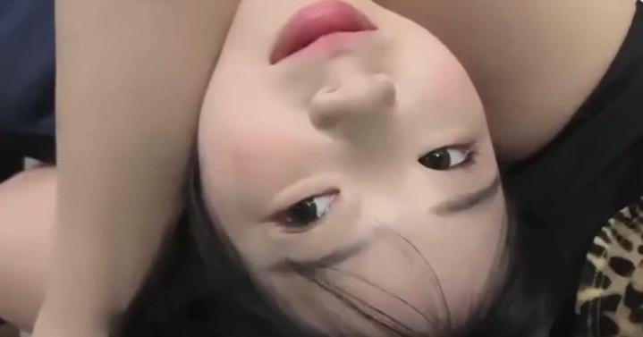 调教开发绝色制服美女按摩技师舔脚，清纯甜美外表意料之外的下贱反差 Chinese homemade video