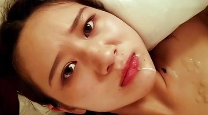 华南理工学院大三学妹被男友调教成骚母狗舔脚爆操口爆吃精 Chinese homemade video