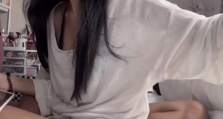 当时还没开发出来，不怎么会说骚话，现在不知道她老公开发出来没，嫁 Chinese homemade video