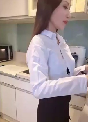 厨房后入美少妇 Chinese homemade video