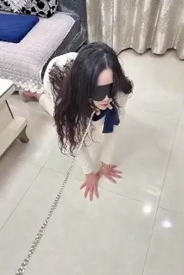 老公不在家，那就偷你老婆，你老婆穿高跟鞋真的性感 Chinese homemade video