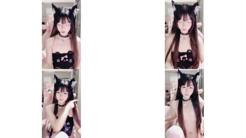 小萝莉尕尕_外表清纯漂亮大学生美女脱光自拍诱人身体一对奶子饱满圆润轻轻掰开阴唇肯德基露出!，