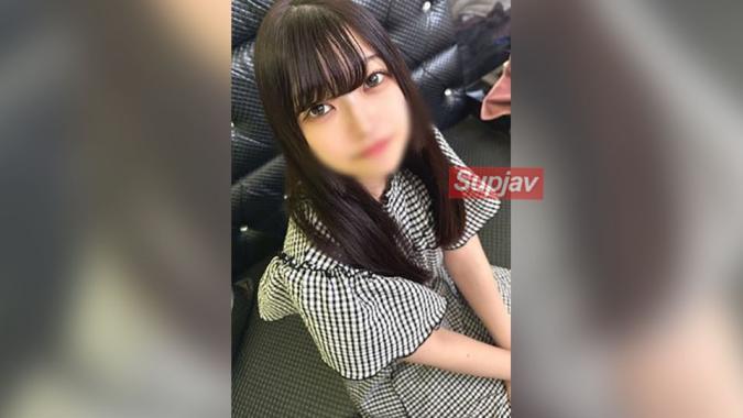 几乎处女！害羞内向紧张的小大学生紬酱 人生首度中出和口爆射，大人阶梯登顶啦