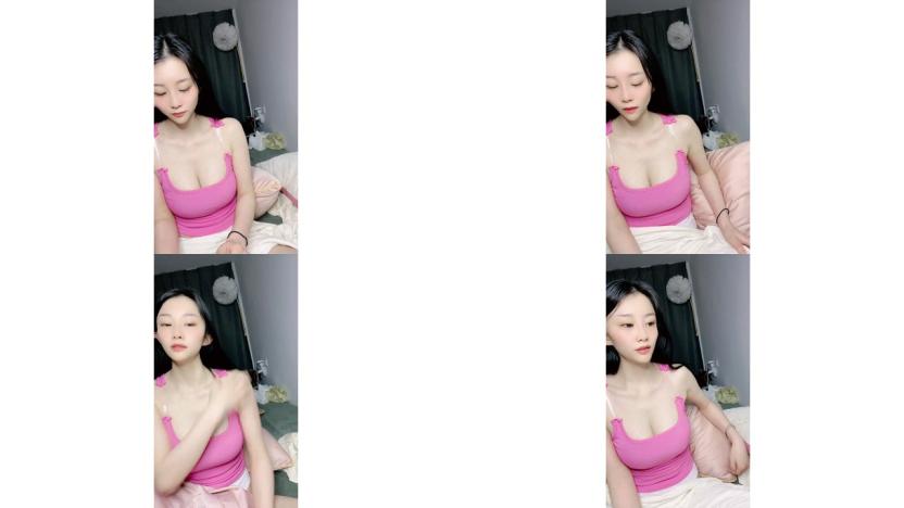 高颜值大奶美女小姐姐，一个人全裸自慰，双手搓奶，三点很粉嫩小蝴蝶特写