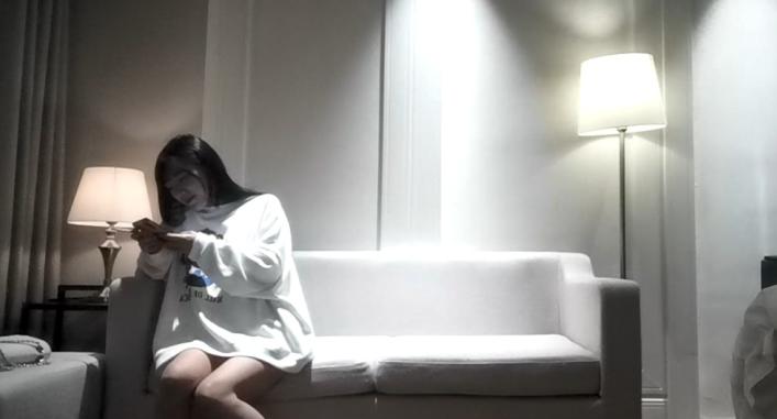 极品美乳  风骚妩媚俏佳人  沙发干到桌旁  口含鸡巴香艳刺激 后入高潮精彩