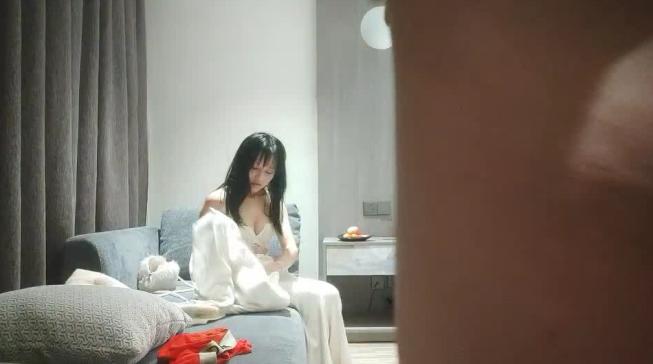 中场换套休息  20岁小萌妹  听话随便亲 打桩机神威依旧 战力非凡，欲仙欲死