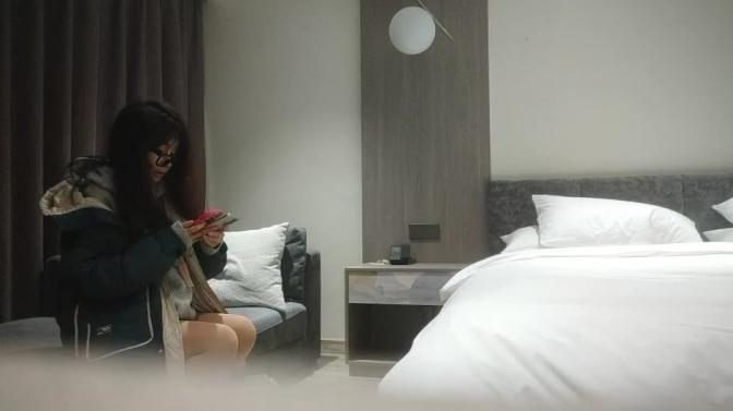 百里挑一的尤物  极品反差婊  眼镜妹超级爱喷水  加藤鹰之手抠爽了  可遇不可求的好货