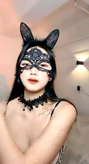 女神级颜值身材满分小姐姐  颜值区转黄播 包臀短裙顶级美腿  半脱下内裤玩诱惑  揉搓掰开小穴  毛毛浓密有点放不开