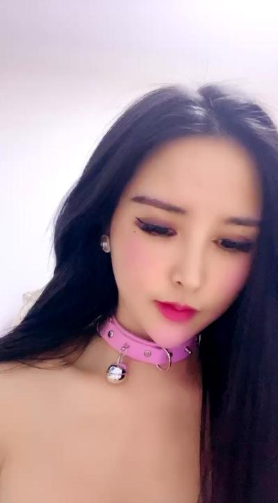 网红级爆乳女神下海小尺度诱惑  颜值超棒大奶翘臀  带着项圈跳蛋塞逼  放着自己的小视频  珍珠内裤小穴若隐若现