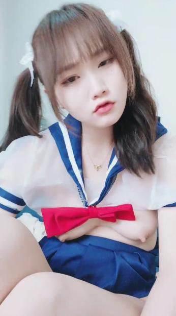 第一无毛白虎18卡哇伊萌妹  学生制服双马尾  假屌爆插极品粉穴  浴室坐在地上自慰  用水冲洗逼逼  掰开小穴特写