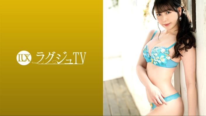 可爱脸蛋咖啡店店员初次登场！从她清纯、文静的气质完全无法想像她对性爱的渴望与贪婪。 - 竹内美凉