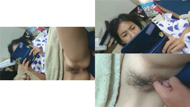 趁小女友玩手机时间偷偷抹了下阴蒂.反被骂臭流氓114