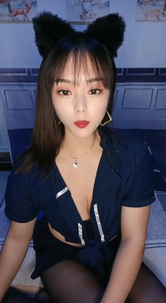 巨乳配御姐--妖娆小妲己❤️这身行头已迷倒很多少年，巨乳抖动、肉棒骑在淫穴里，骚声叫着，爽！