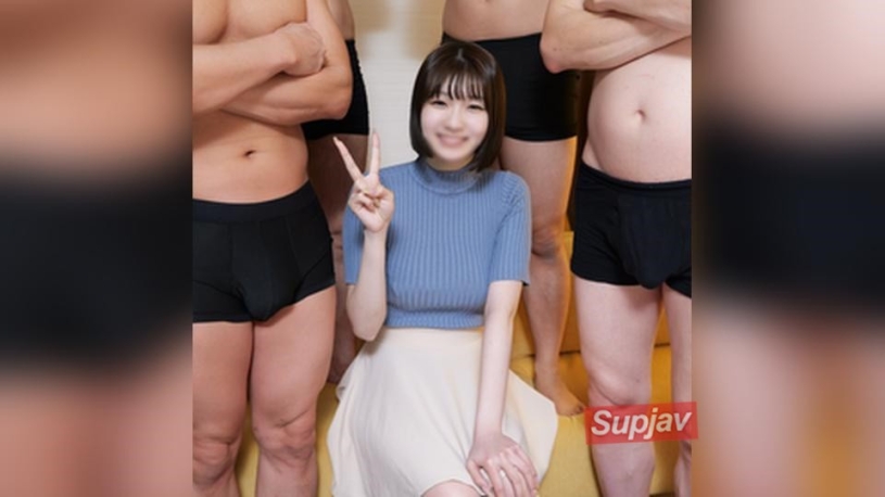「合计6次射精」，清纯F罩杯乡下女大学生，被4根巨根包围，肤白身体调教，内射、吞精、颜射！