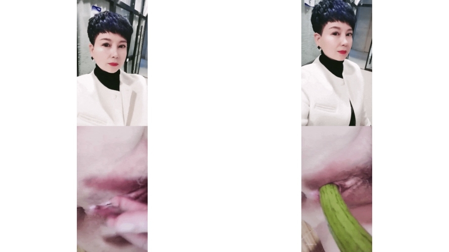抖音泄密，四川人妻正好，外表端庄贤淑，家中自慰骚气逼人，浪的很